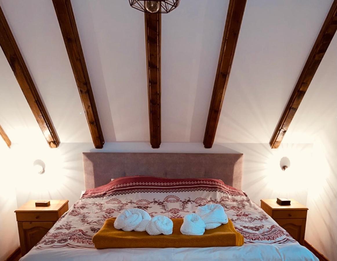 Lovcen Holiday Home ツェティニェ エクステリア 写真