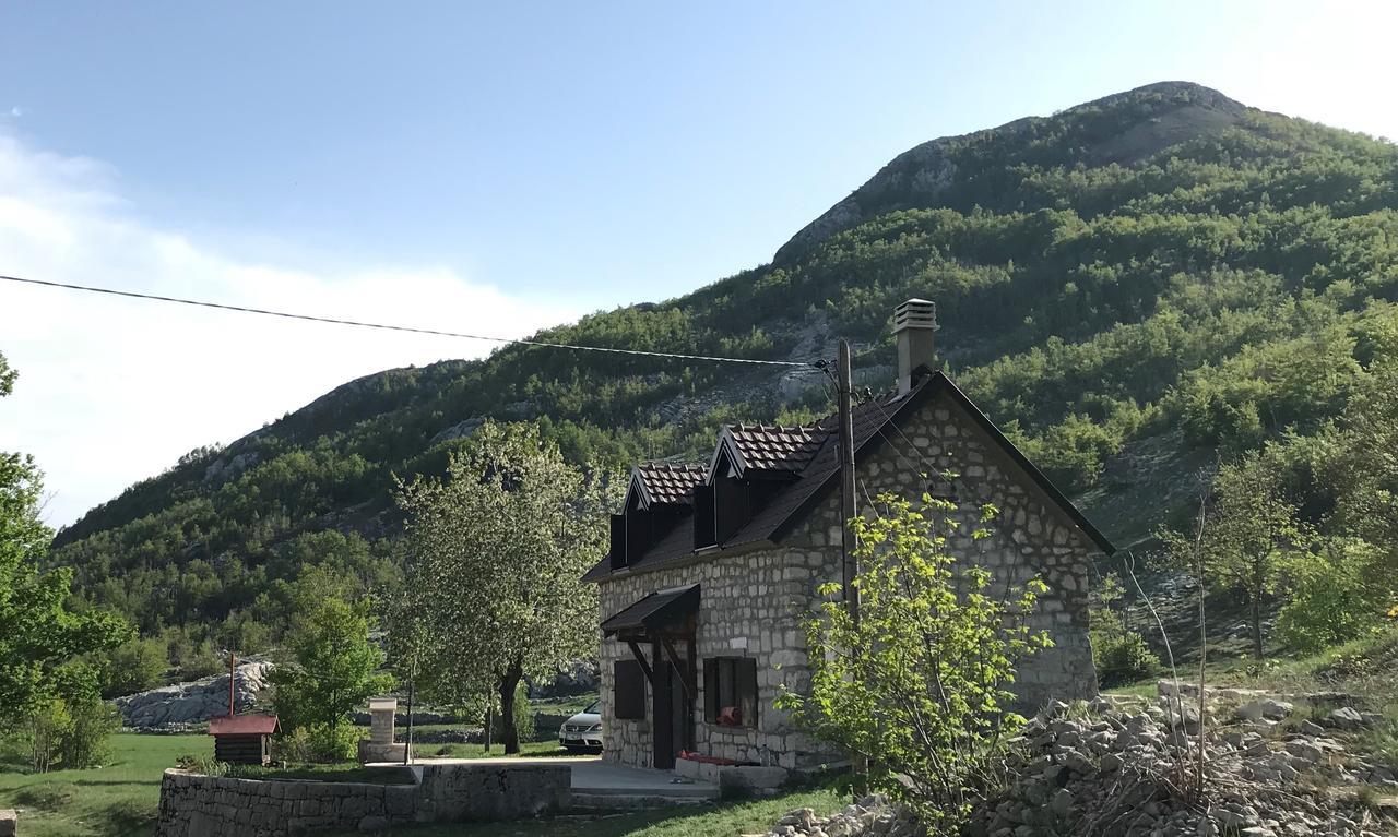 Lovcen Holiday Home ツェティニェ エクステリア 写真