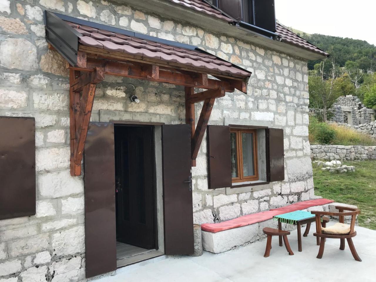 Lovcen Holiday Home ツェティニェ エクステリア 写真