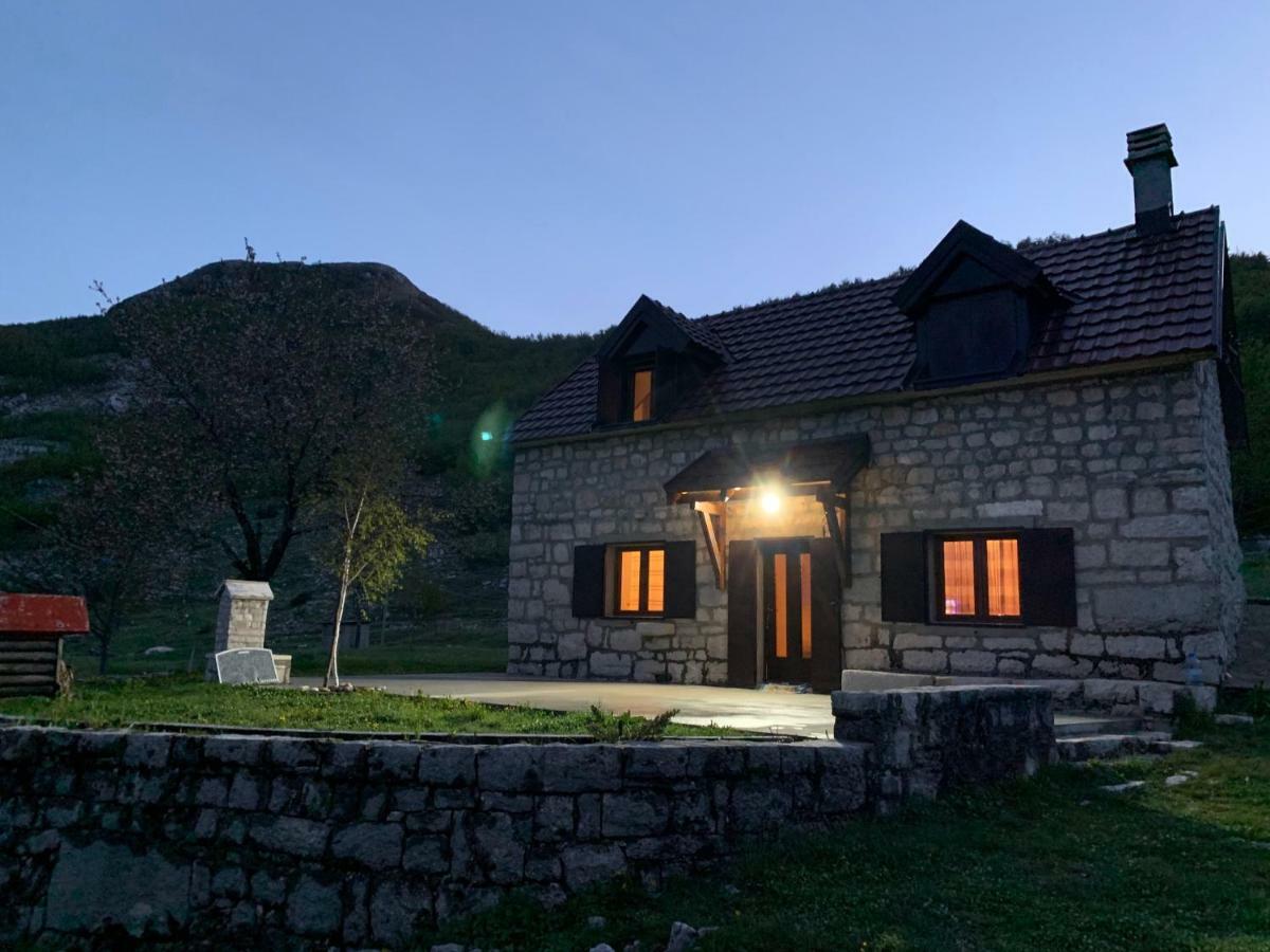 Lovcen Holiday Home ツェティニェ エクステリア 写真
