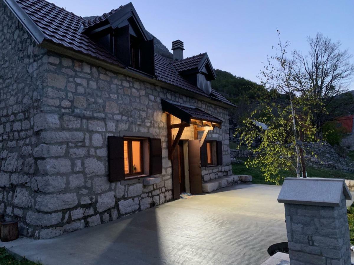 Lovcen Holiday Home ツェティニェ エクステリア 写真