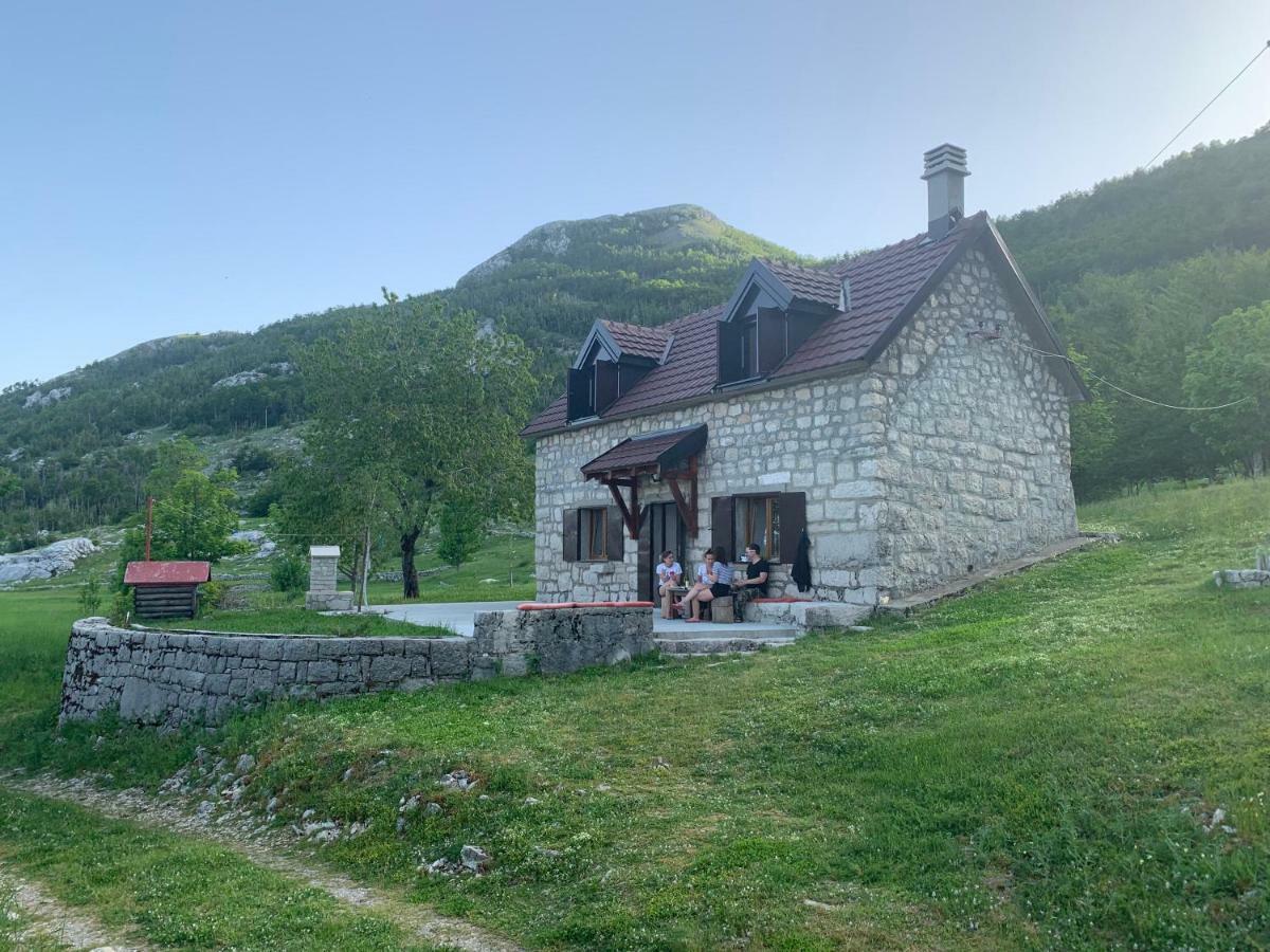 Lovcen Holiday Home ツェティニェ エクステリア 写真